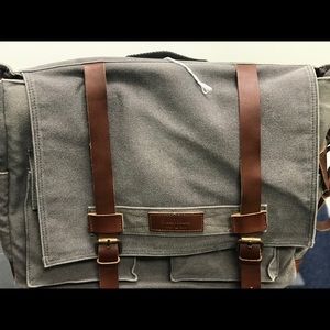 Sweetbriar Classic Computer Laptop Messenger Bag. Protects up to 13 inches.